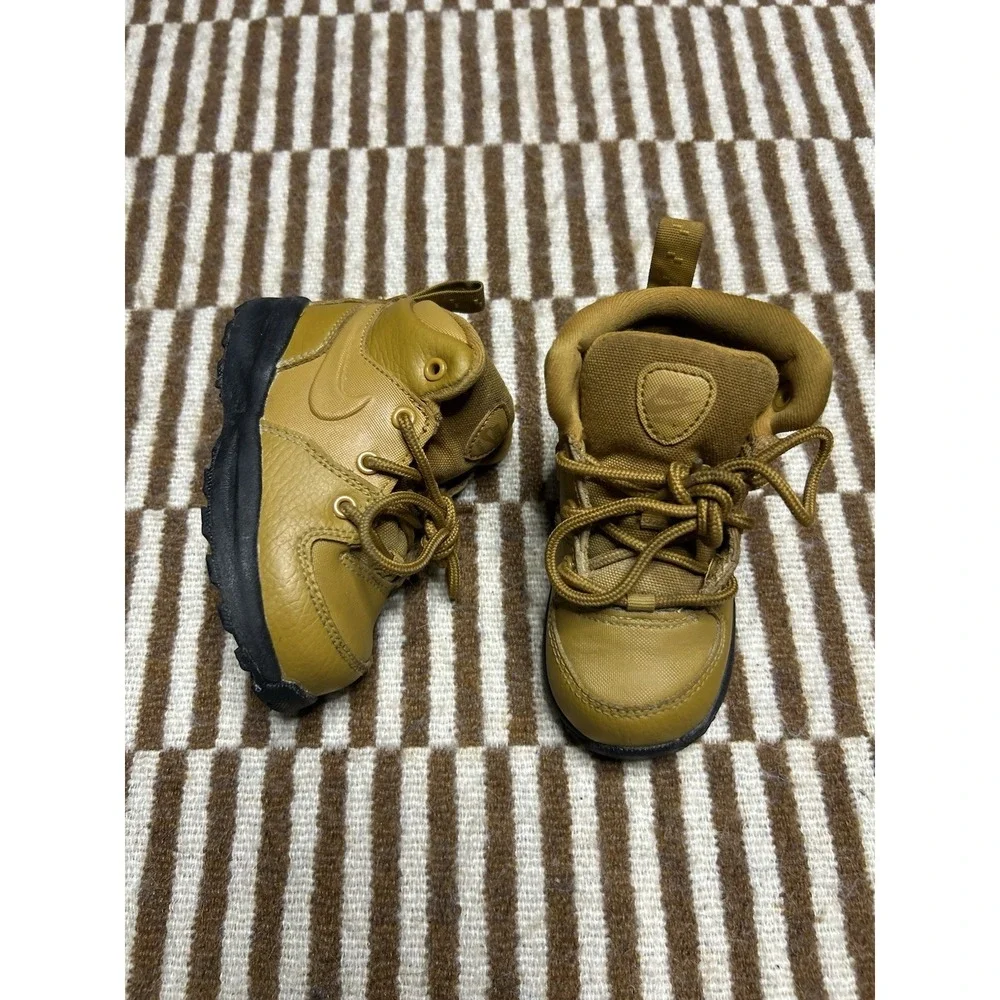 Nike Manoa Toddler Size 6C Wheat Curry Gold Brown High Top Boots BQ5374-700 Shoe
